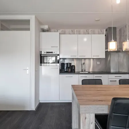 14 - Aan De Duinen, Aan Zee *